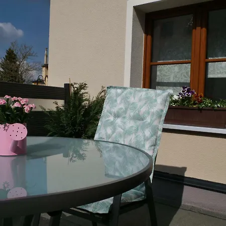 Ferienwohnung Mit Terrasse Bei Familie Wohlgemuth * クロルト・オーバーヴィーゼンタール
