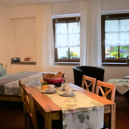 Ferienwohnung Mit Terrasse Bei Familie Wohlgemuth Апартаменты